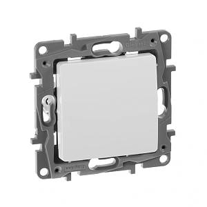 Legrand 672201 Выключатель 1 клавишный 10А Etika-Белый Legrand 672201 Выключатель 1 клавишный 10А Etika-Белый