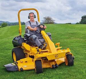 Садовый райдер Cub Cadet Z7 183